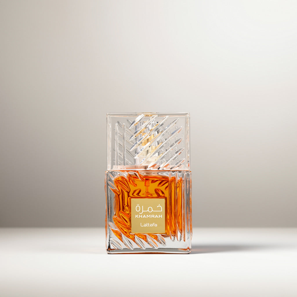 Khamrah perfume with bergamot, cinnamon, nutmeg, dates, praline, lily, jasmine, vanilla, roasted tonka, amber, myrrh, benzoin, and agarwood